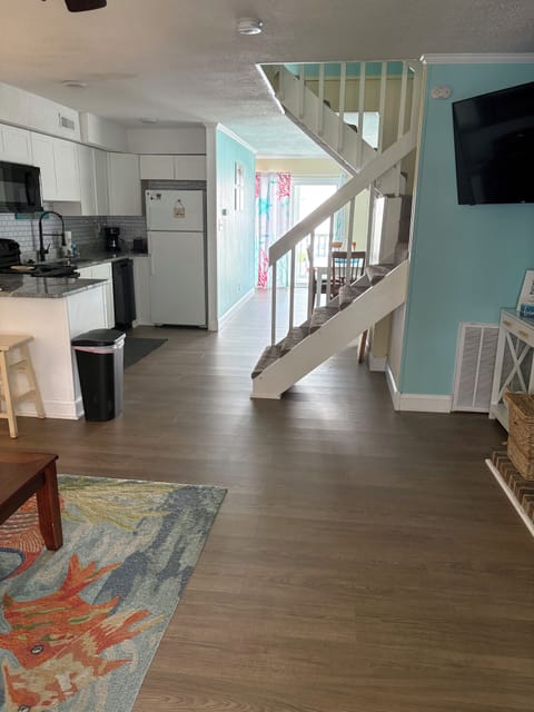 Perfect getaway close to everything but quite! 