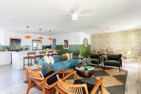 Gorgeous living area with plenty of room! - The Beatbox - Tempe, AZ