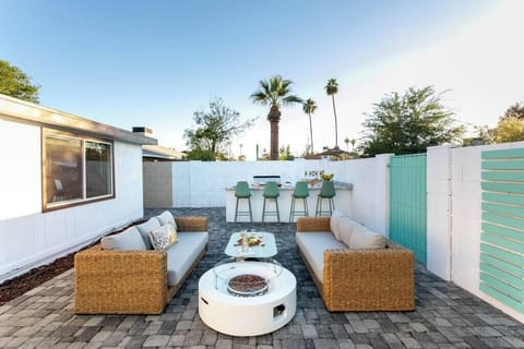 Enjoy your evening out by the fire - The Beatbox - Tempe, AZ