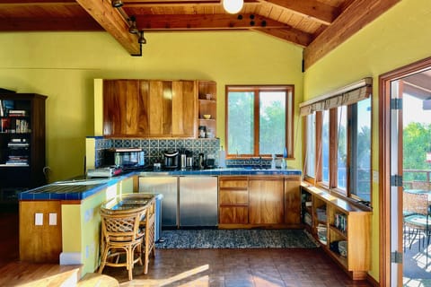 Clean and efficient kitchenette.