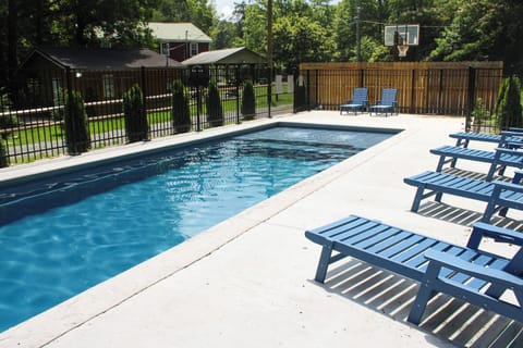 A Family Tradition's seasonal community pool