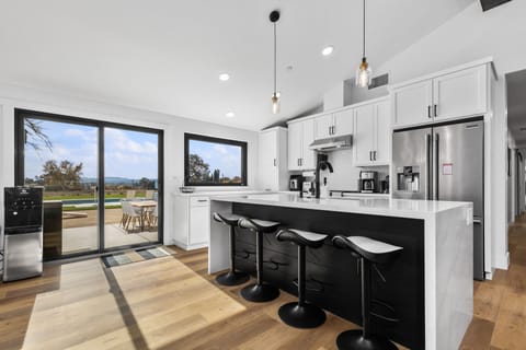 kitchen island with seating for 4