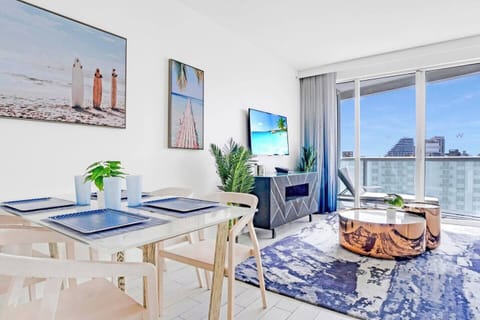 Spacious layout, dining room area and livign room