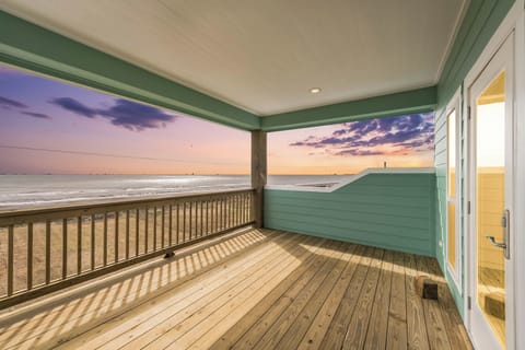 Beach Access Just a Short Walk Away – No Shoes Required