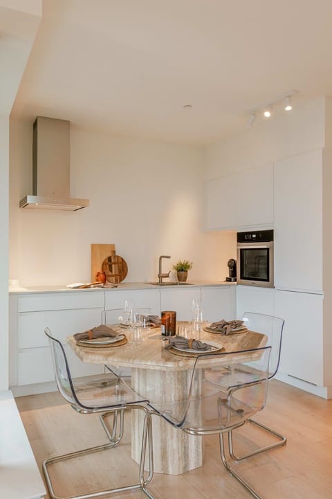 Cook, laugh, stay awhile — a kitchen that feels like home