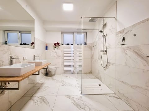 M&L Vih, Apartment mit 2 Schlafzimmer - Mountains & Lakes Villach Apartment in Villach