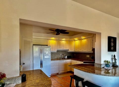 Kitchen and Bar seating 