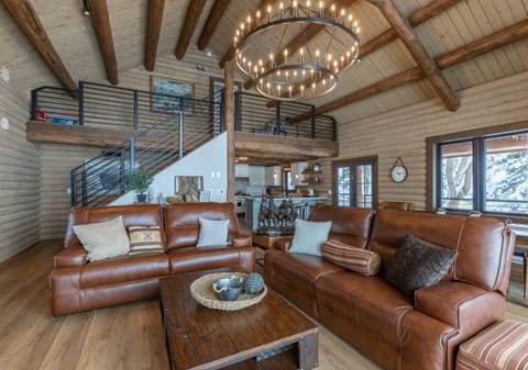 Great room with beautiful views on all sides