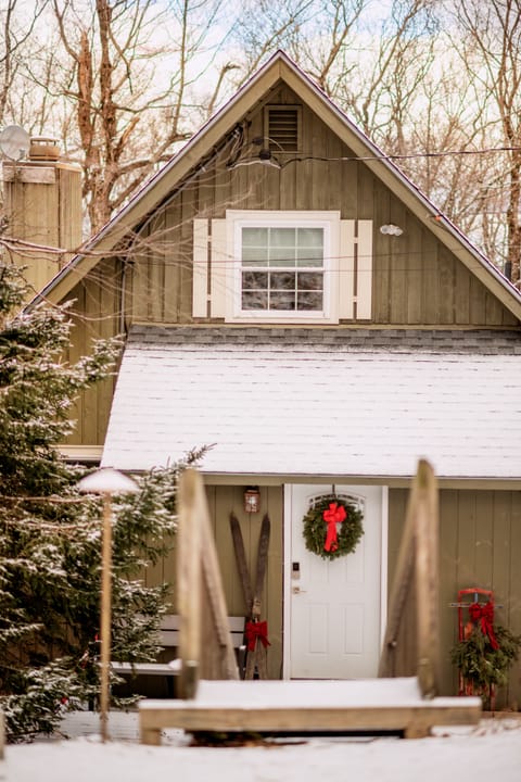 Welcome to The Hideaway at Bear Lair 