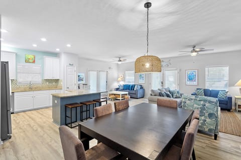 Sea Breeze Cottage Dining Room Alt