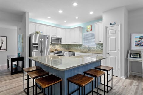 Sea Breeze Cottage Kitchen