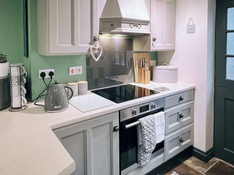 Kitchen | Mynydd A Mor, Mountains and Sea, Trefor, near Caernarfon