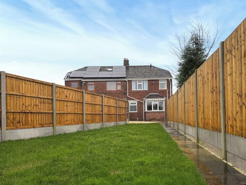 Exterior | Kelly&rsquo;s Place, Brown Lees, near Stoke on Trent