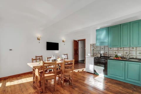 Kitchen and dining area