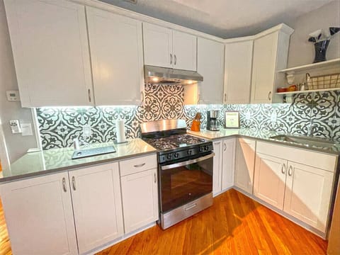 Designer kitchen, fully stocked