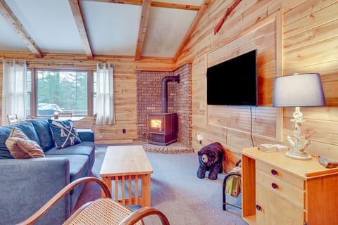 Eagle River Vacation Rental | 3BR | 1BA | 1,000 Sq Ft | 2 Steps Required