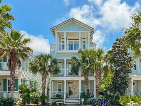 "FABULOUS house in a FABULOUS location!  So much to do within walking distance and the neighborhood is very well patrolled and protected." - Sarah