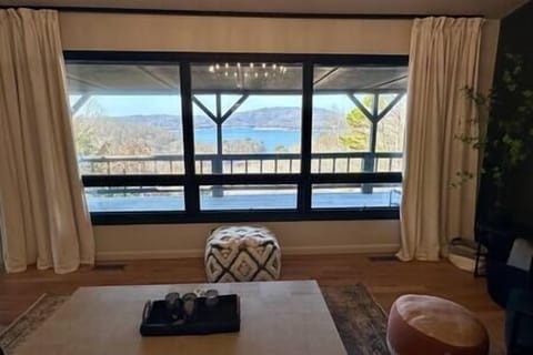 Living room with an amazing view!!