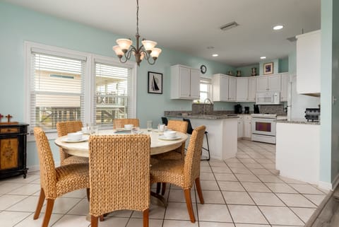 009 Casa Nova Open Dinning Room and Kitchen