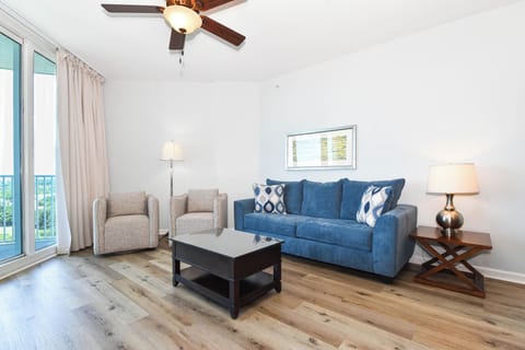 The Palms of Destin 21210 - Living Area
