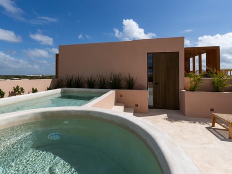 Aflora - B401 - Penthouse - Private Roof Top Deck with Pool