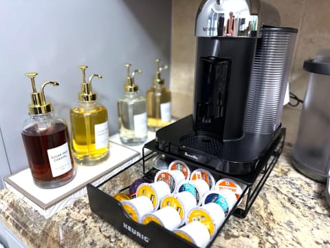Your café stop in Pembroke Pines ☕️ Enjoy flavored syrups, Keurig & Nespresso pods, and to-go cups—perfect before heading to Miami, Fort Lauderdale Beach, or Hard Rock.