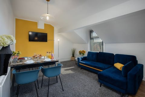 Living Room / Lounge