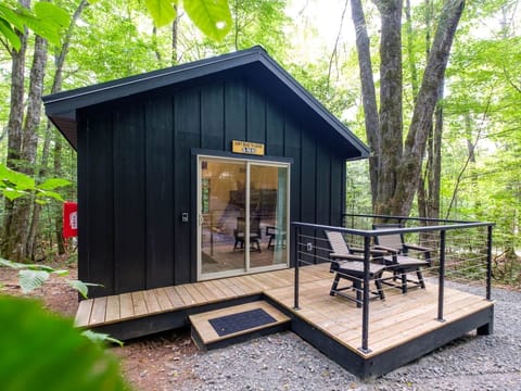 16b9f674-54cd-4a2b-b3f3-54bbab67de57