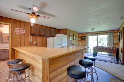 Mercer Vacation Rental | 3BR | 2BA | 1,900 Sq Ft | Half Step Required