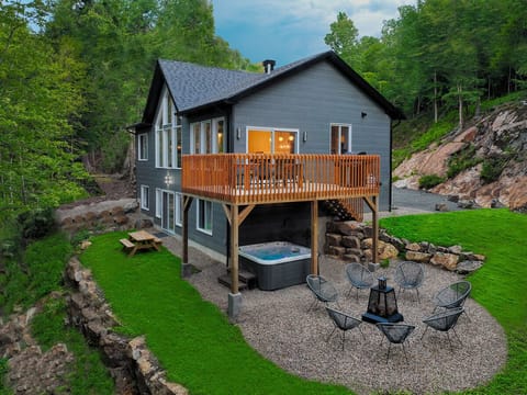 Spa privé à l’abri sous la terrasse