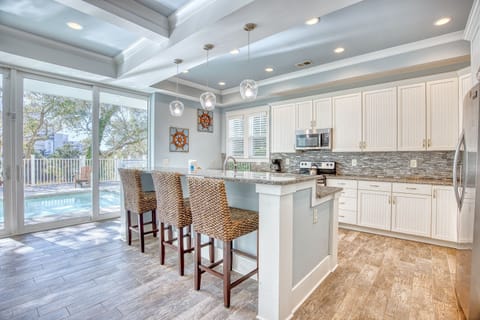 Downstairs Kitchen Breakfast Bar