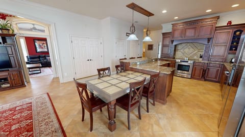 Dining Area (1st Floor)