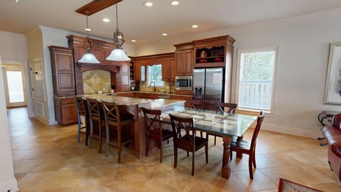 Dining Area (1st Floor)