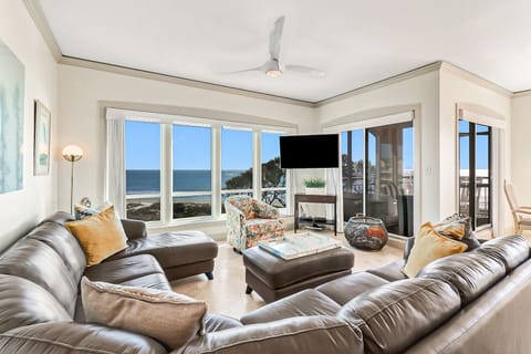 3507 Windsor | Living Room - 3507 Windsor | Living Room