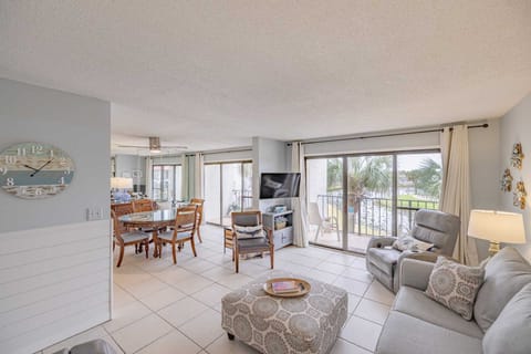 Spacious living area overlooking the golf course