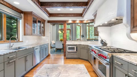 Fully-equipped kitchen for your family chef