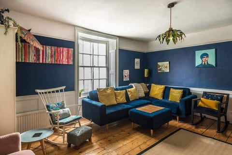 The Old Post Office - Truly unique, quirky house