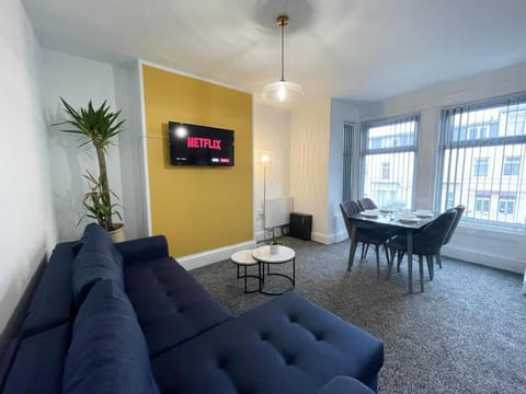 Living Room / Lounge