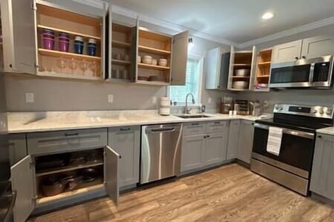 Fully Stocked Kitchen