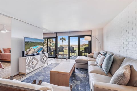 Living Area w/ Gulf View