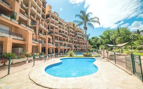 Swimming pool Vacations