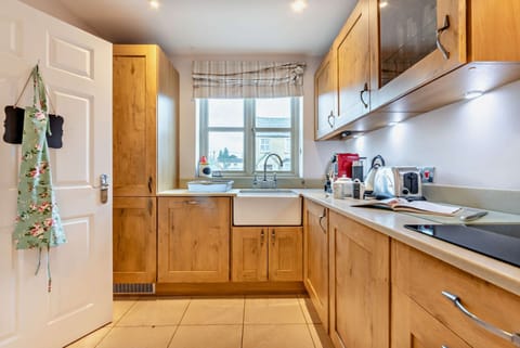 Callow Cottage Kitchen - StayCotswold