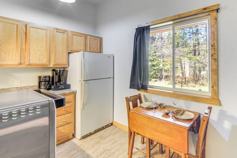 Dining Area | Dishware & Flatware Provided