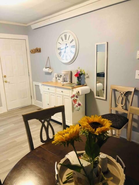Kitchen and dining area. 