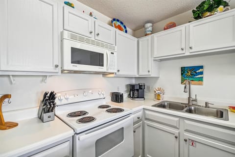 main level-kitchen-_dsc5865