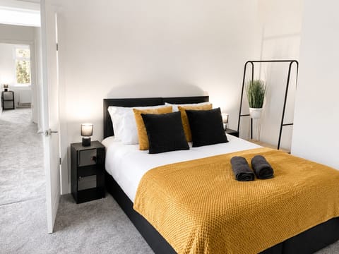 Bedroom 1 (Can be either King bed or two Single beds)