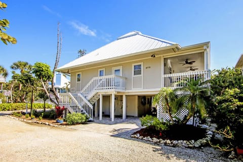 Sunset Captiva 38
