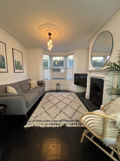 Living Room / Lounge