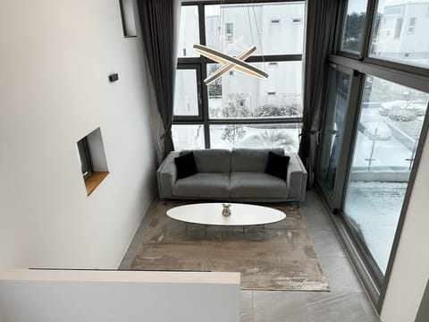 Living room (3rd floor)