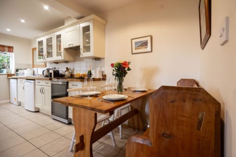 Briar Cottage Kitchen Dining Area